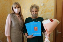 Депутаты Думы поздравили педагогов уссурийских школ с Днем учителя