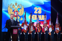 Торжество в уссурийском Доме офицеров: с праздником, защитники!