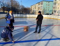 «Трус не играет в хоккей» – каток на улице Ленинградская преобразился