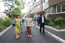 «А у нас во дворе...»: жители дома № 32 по улице Пушкина могут гордиться придомовой территорией