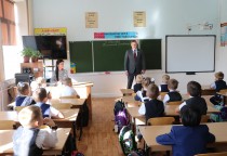 Виталий Мутовин провел «Разговор о важном» со школьниками