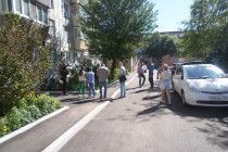 Депутаты проверили благоустройство дворов на улицах Бонивура и Крестьянской