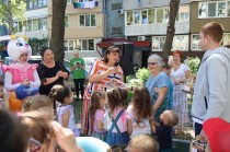Дружно, ярко, весело: на улице Пушкина, 37 отметили праздник двора