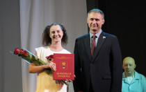 Всемирный день театра в Уссурийске: премьера, награды и тёплые слова