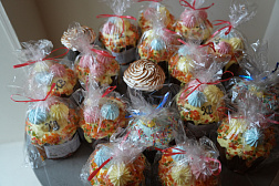 Время, когда важно проявить заботу: депутаты Думы поздравили семьи участников СВО с Пасхой