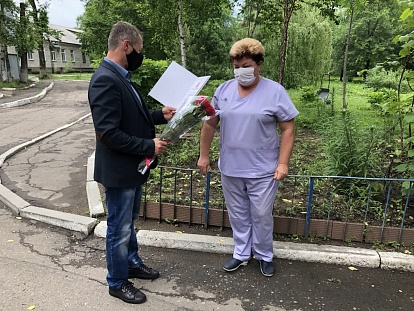 Андрей Подоплелов поздравил медицинских работников с профессиональным праздником