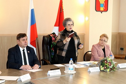 Светлана Горячева встретилась с депутатами Уссурийска