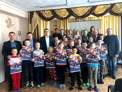 Андрей Подоплелов и Александр Захаров встретились с юными жителями Лесозаводска