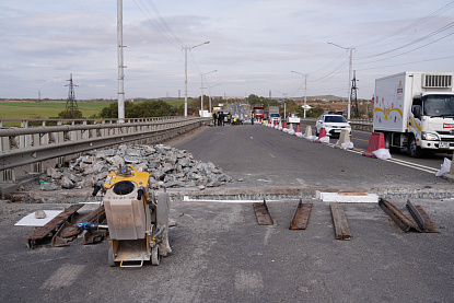 Строители приступили к ремонту деформационных швов на мосту 6 километра