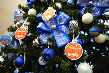 «Елка желаний» исполняет мечты юных уссурийцев