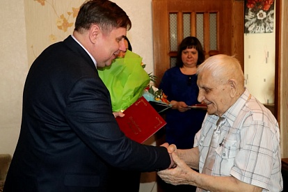 Ветеран Великой Отечественной войны отмечает 100-летний юбилей