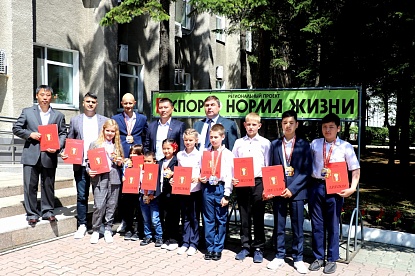 Уссурийские тхэквондисты завоевали десять золотых медалей на Кубке России и всероссийских соревнованиях