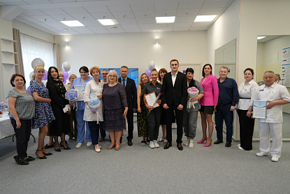 За самоотверженный труд: медики Уссурийска получили награды Думы