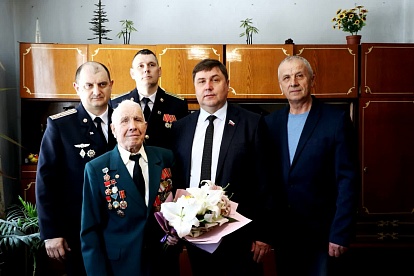 Ветерану Великой Отечественной войны Василию Золотухину  вручили юбилейную медаль