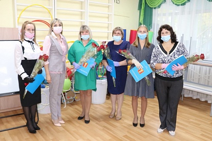 Ирина Казанцева поздравила воспитателей с профессиональным праздником