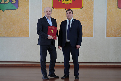 Уссурийск чествует героев в белых халатах!